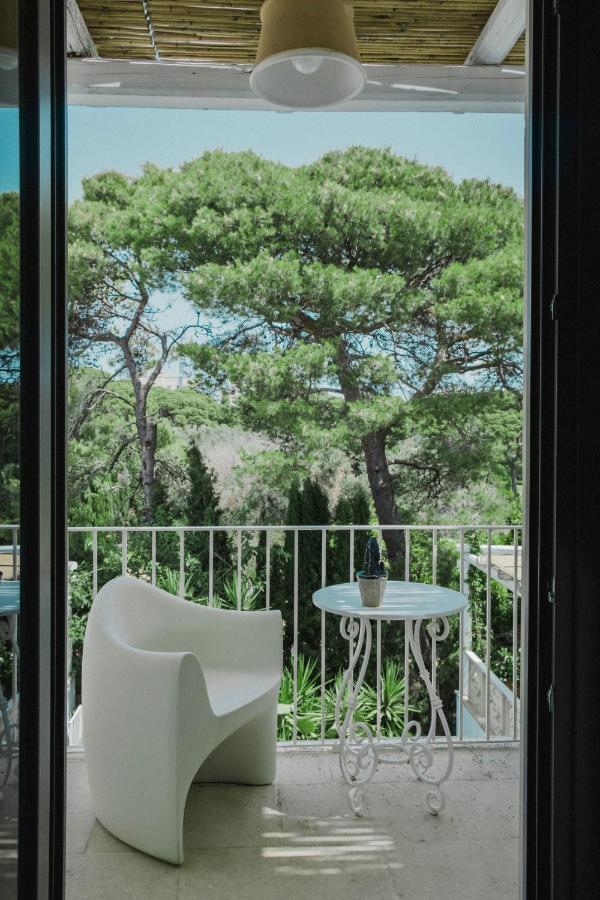 Palazzo Dei Dondoli Couette-café Lecce